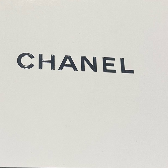 Authentic Chanel Box with Note Card - Picture 6 of 6